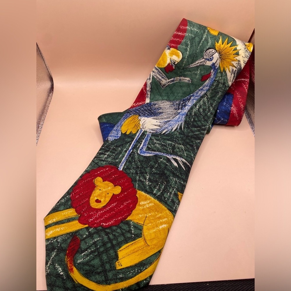 VTG WWF World Wildlife Fund Design 104 animal tie -lion crane zebra camel toucan